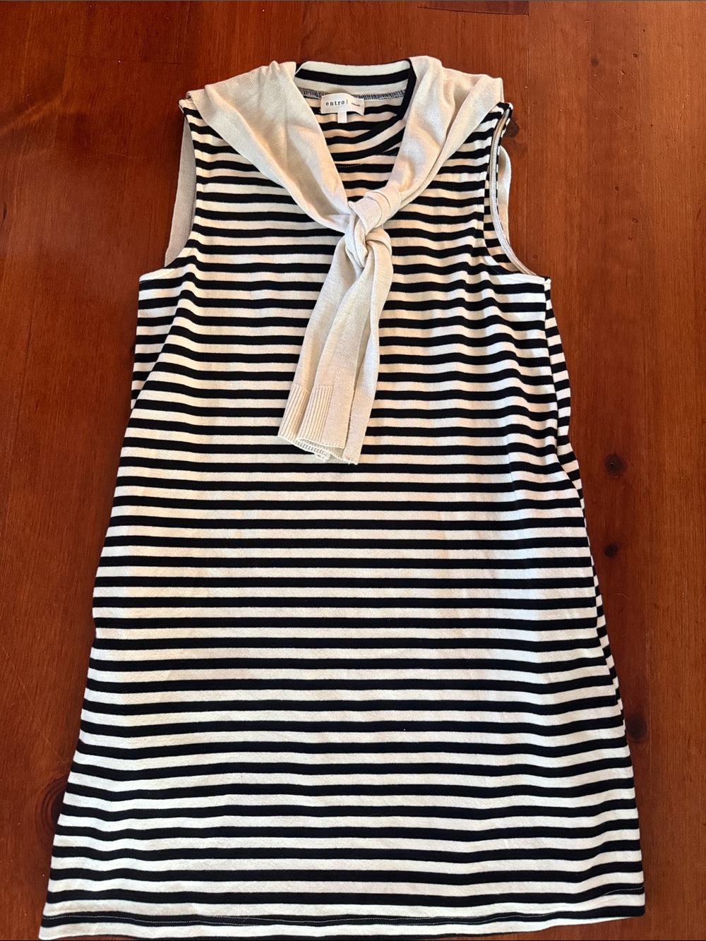 entro Black & White Striped Sleeveless dress with Cream Knit Accent Size Small